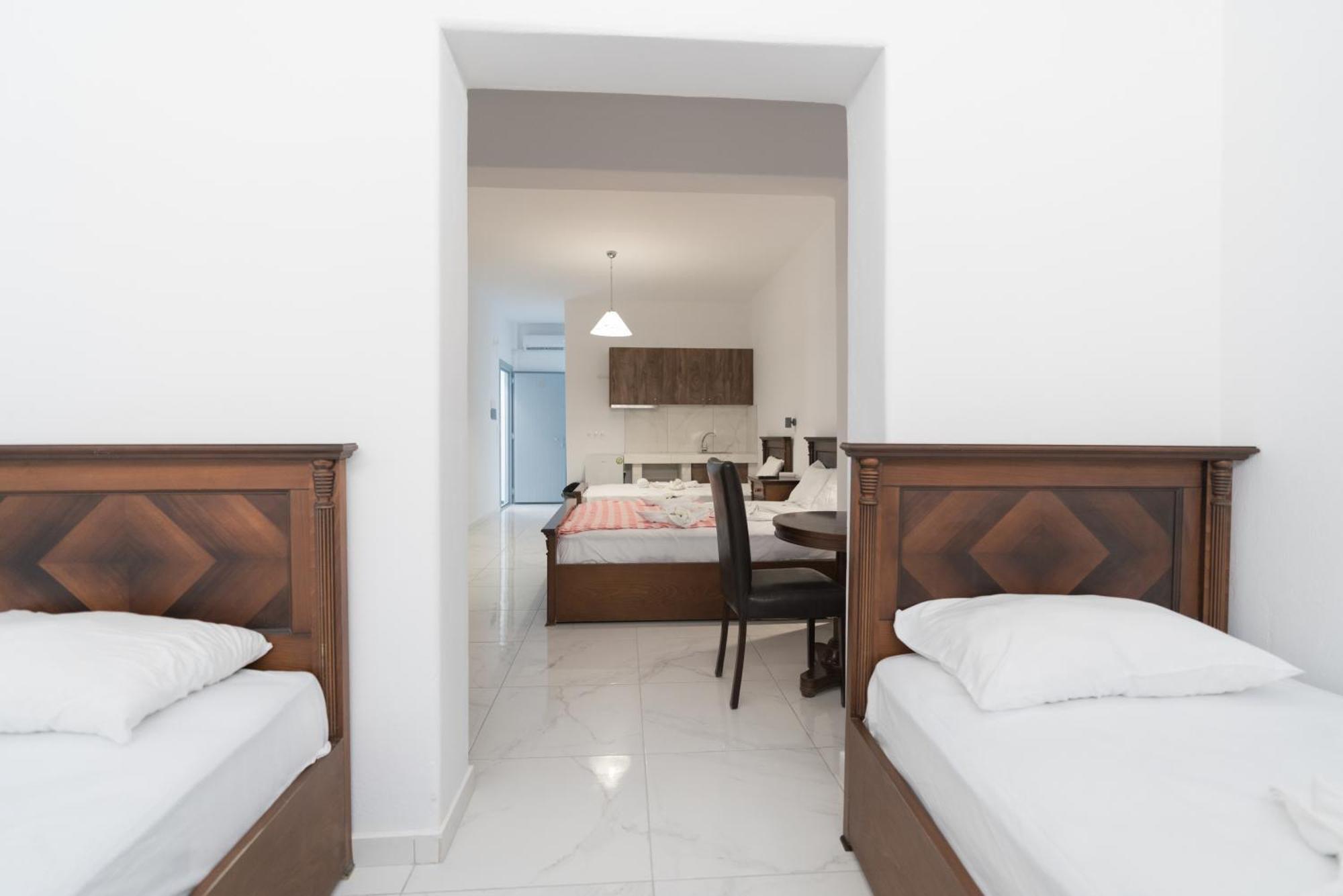 Dodomar Selection Hotell Períssa Eksteriør bilde